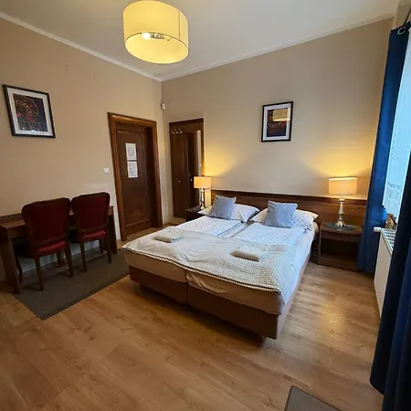 Δωμάτια σε οικογενειακή κατοικία Goscinne Zlota Palma