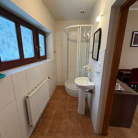 Δωμάτια σε οικογενειακή κατοικία Goscinne Zlota Palma